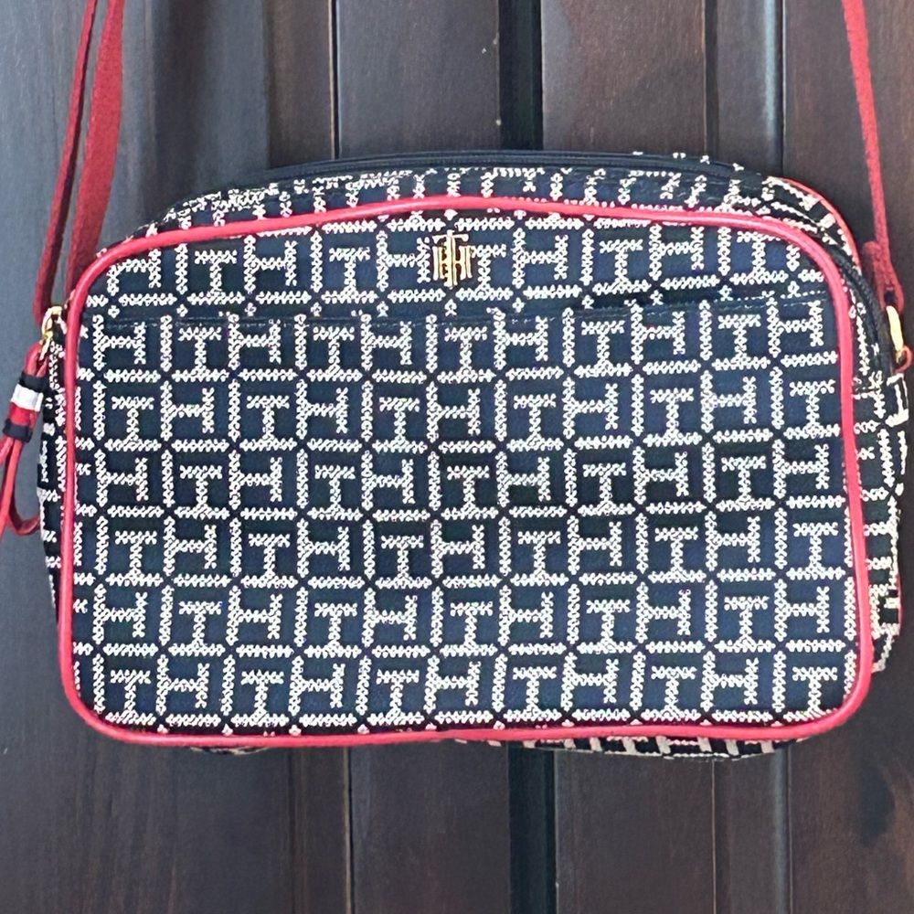 TommyHilfiger crossbody purse